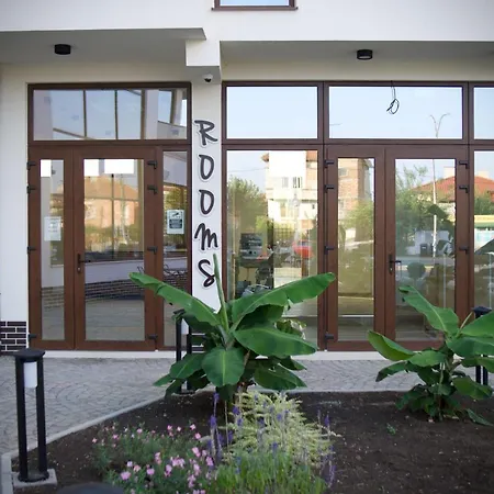 Downtown Hotel And B&B * Бургас