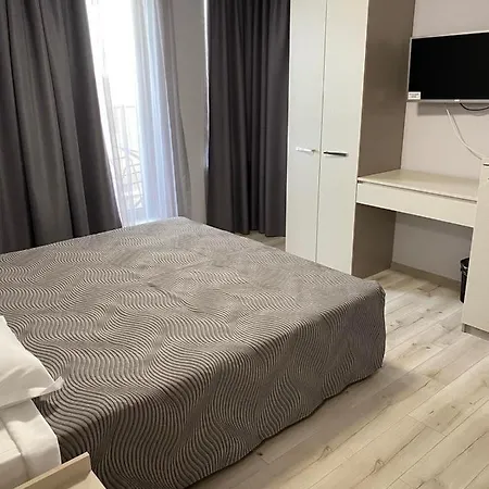 Downtown Hotel And B&B Бургас