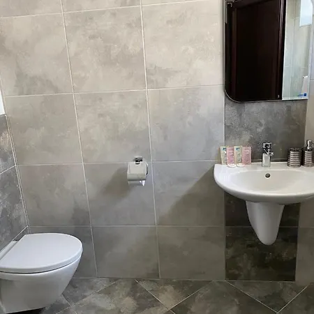 Downtown Hotel And B&B Хотел *