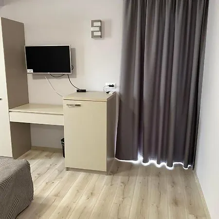 Downtown Hotel And B&B Бургас